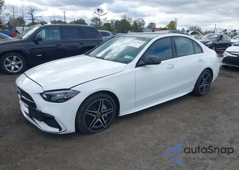 2023 Mercedes-Benz C 300 4Matic z USA, uszkodzony, nr VIN W1KAF4HB9PR154265